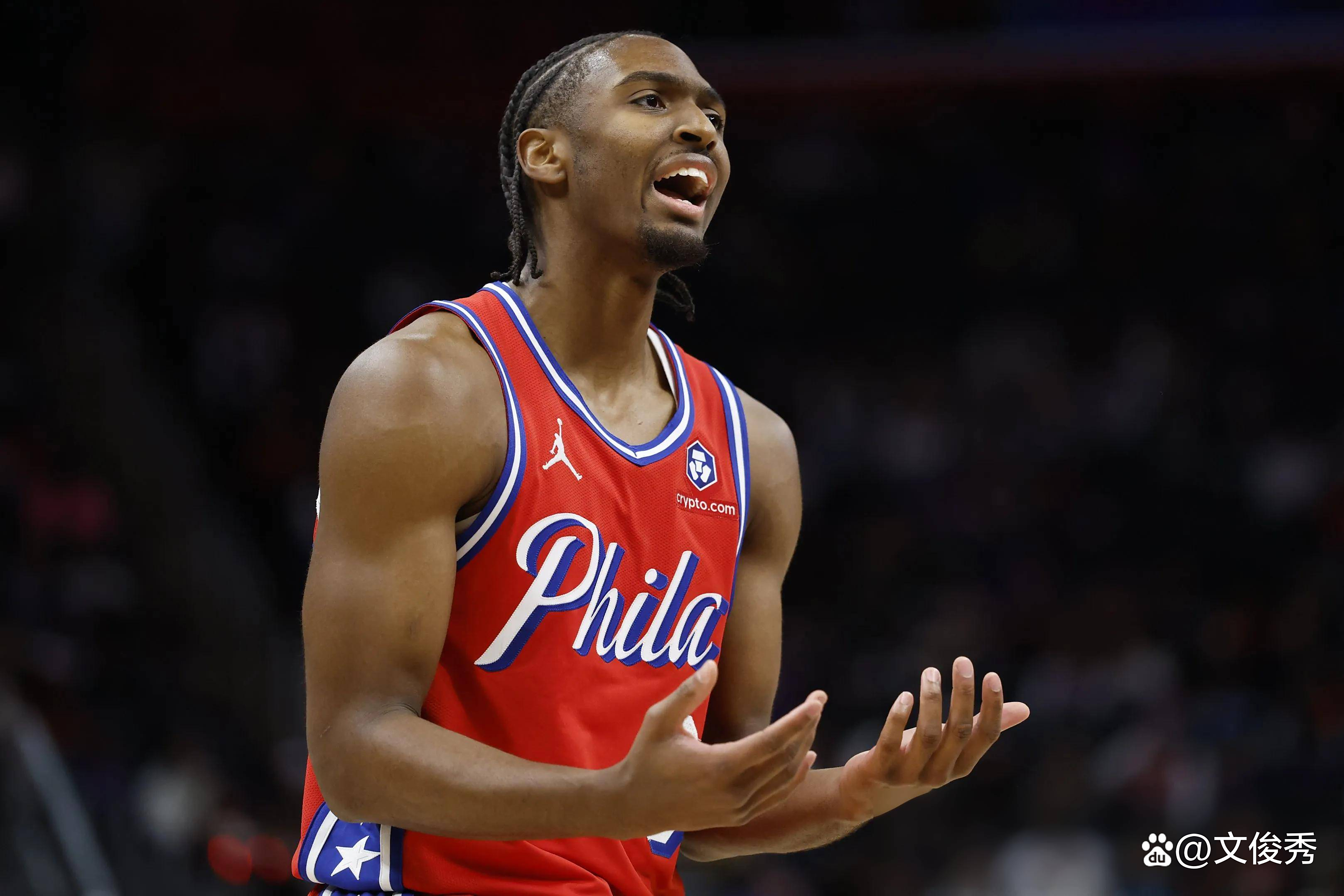 猛龙大胜黄蜂,继续不败纪录 猛龙大胜黄蜂,继续不败纪录