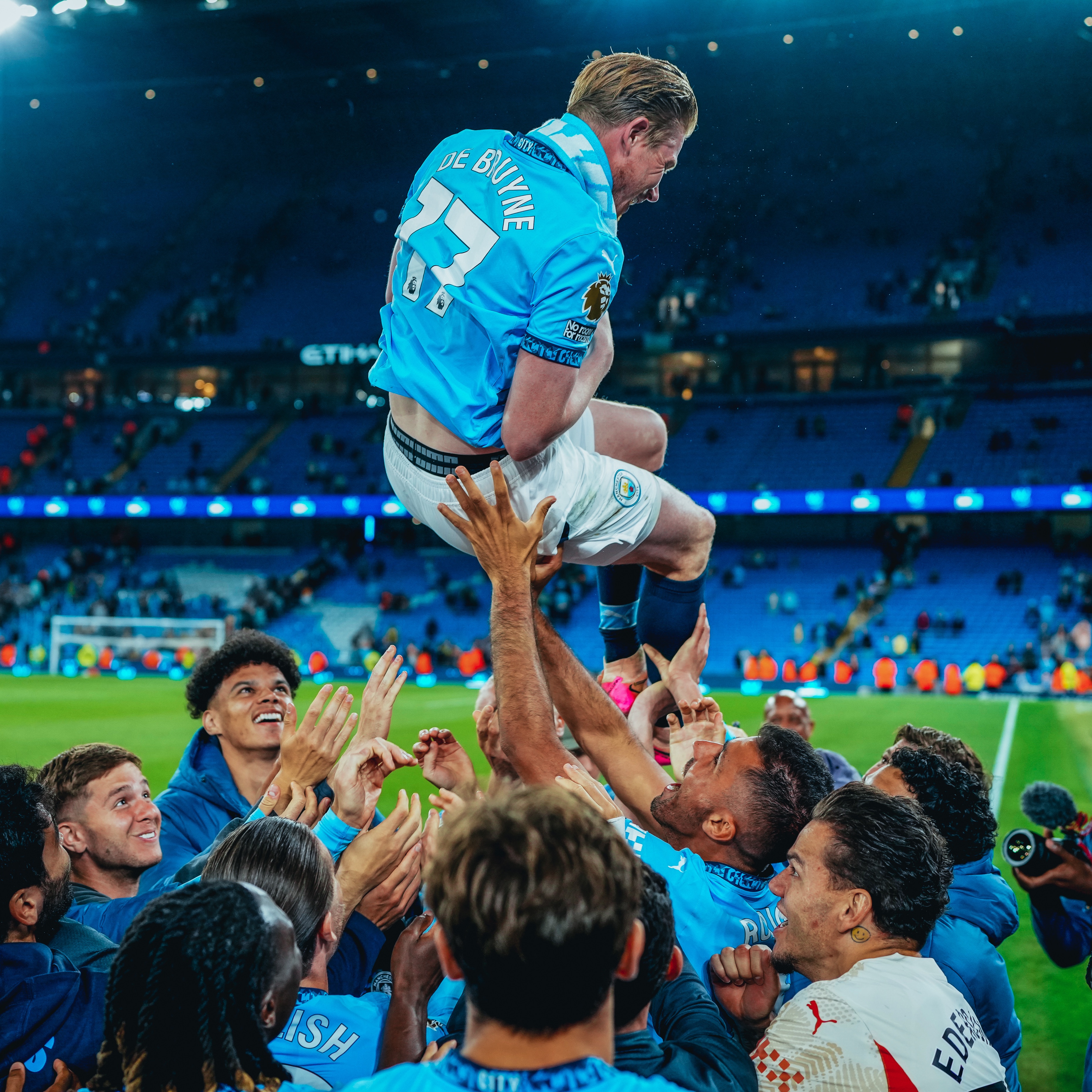 关于韩国力克国际米兰，德布劳内完成帽子戏法的信息