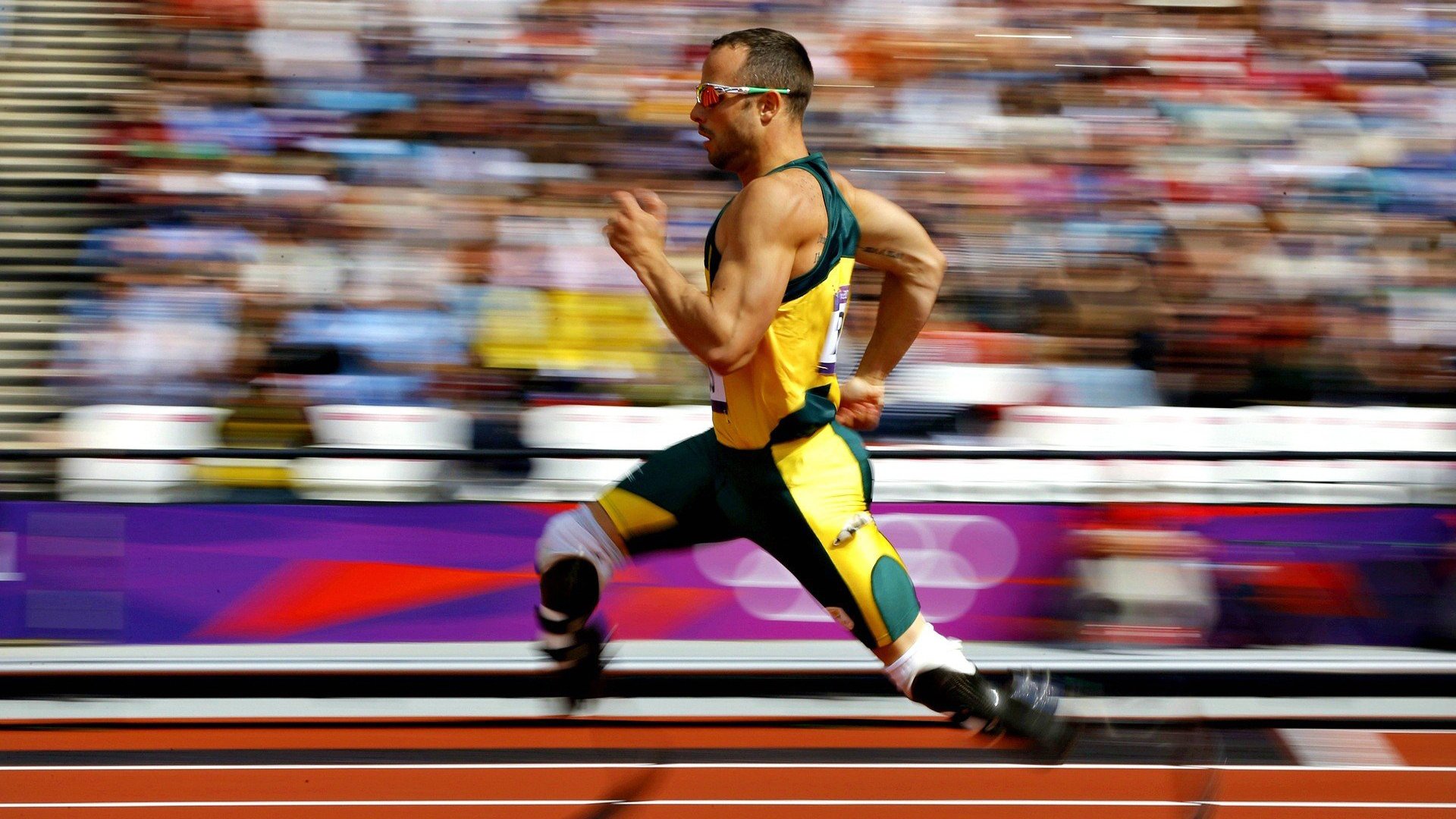 极速与突破，F1收官夜的轰鸣，字母哥燃爆赛场的法则