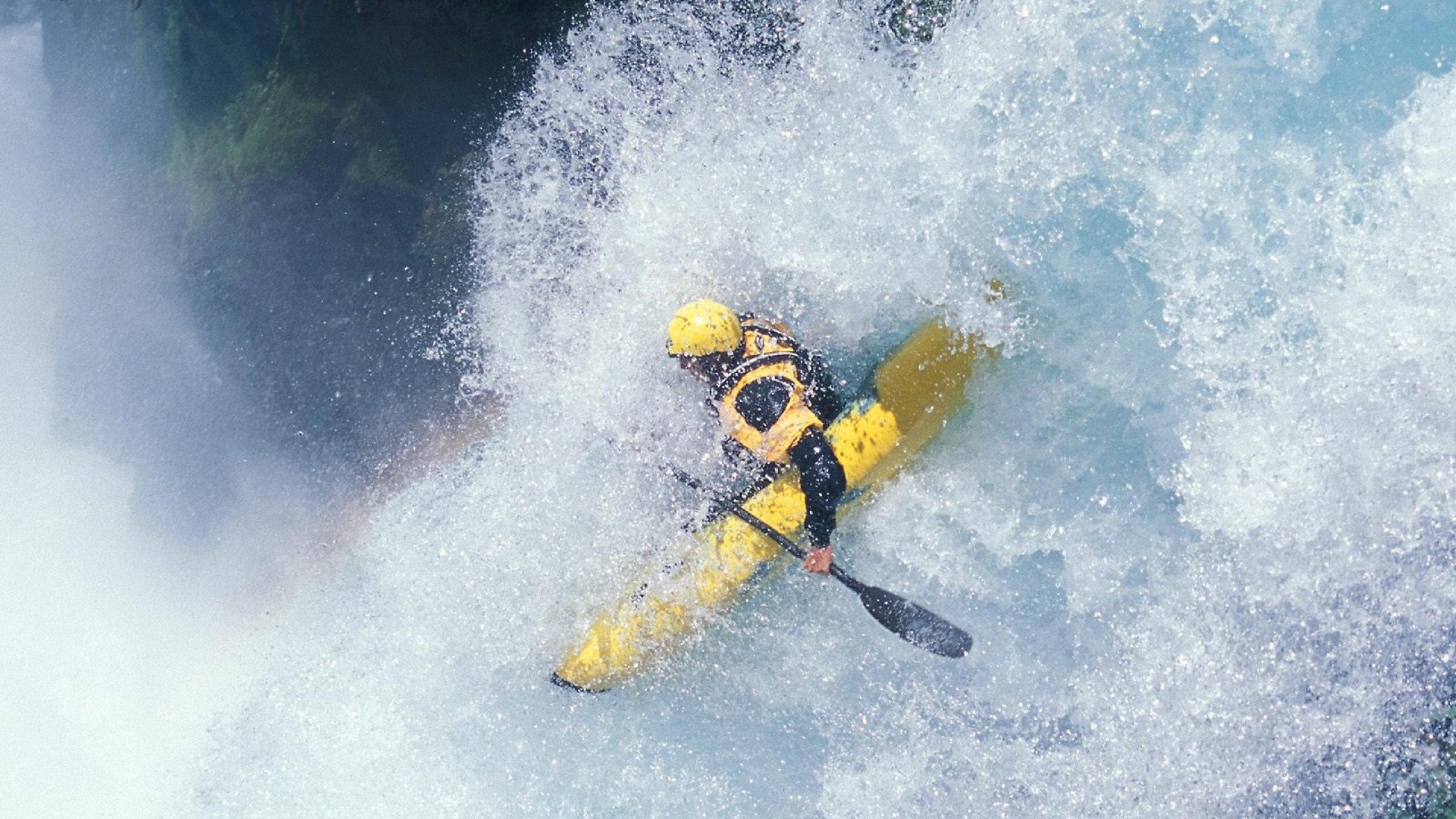 绿茵风暴,喀麦隆踏平伊拉克,巴尔韦德点燃赛场