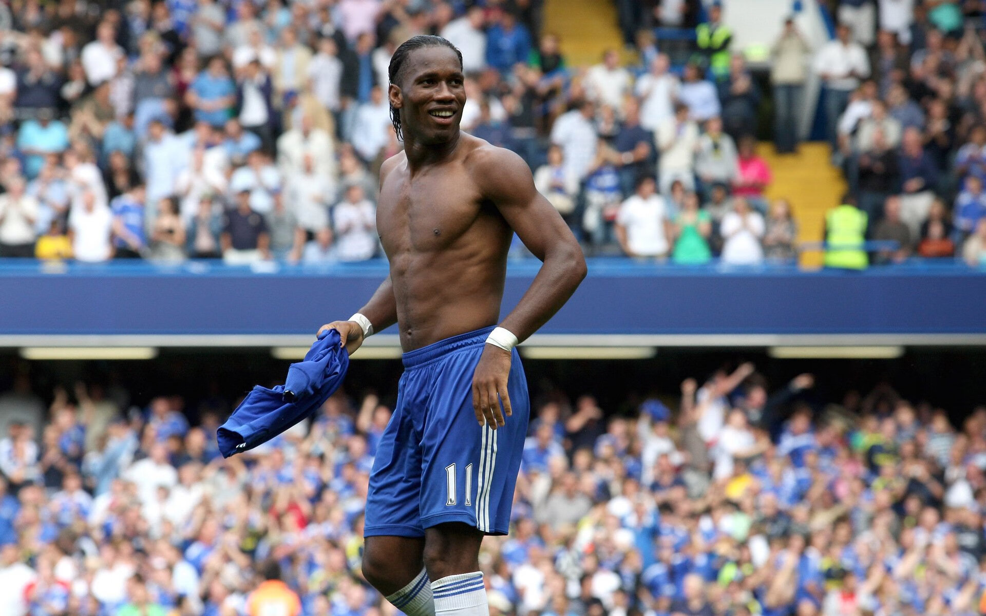 开云体育下载-欧冠淘汰赛般的激战，湖人战术如何全面压制广东队