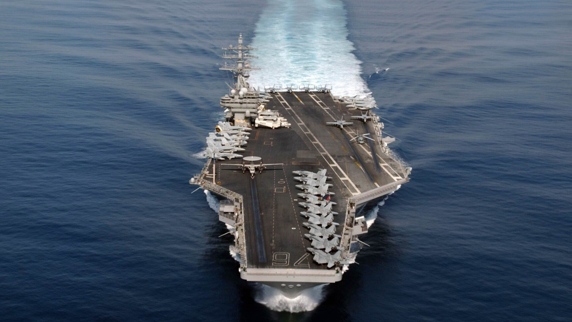 引擎轰鸣与篮筐震颤,当F1新赛季启幕遭遇勇士制霸上海滩